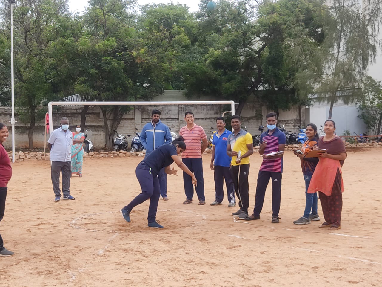 போலீசார் குடும்பத்துக்கு விளையாட்டு போட்டிகள்