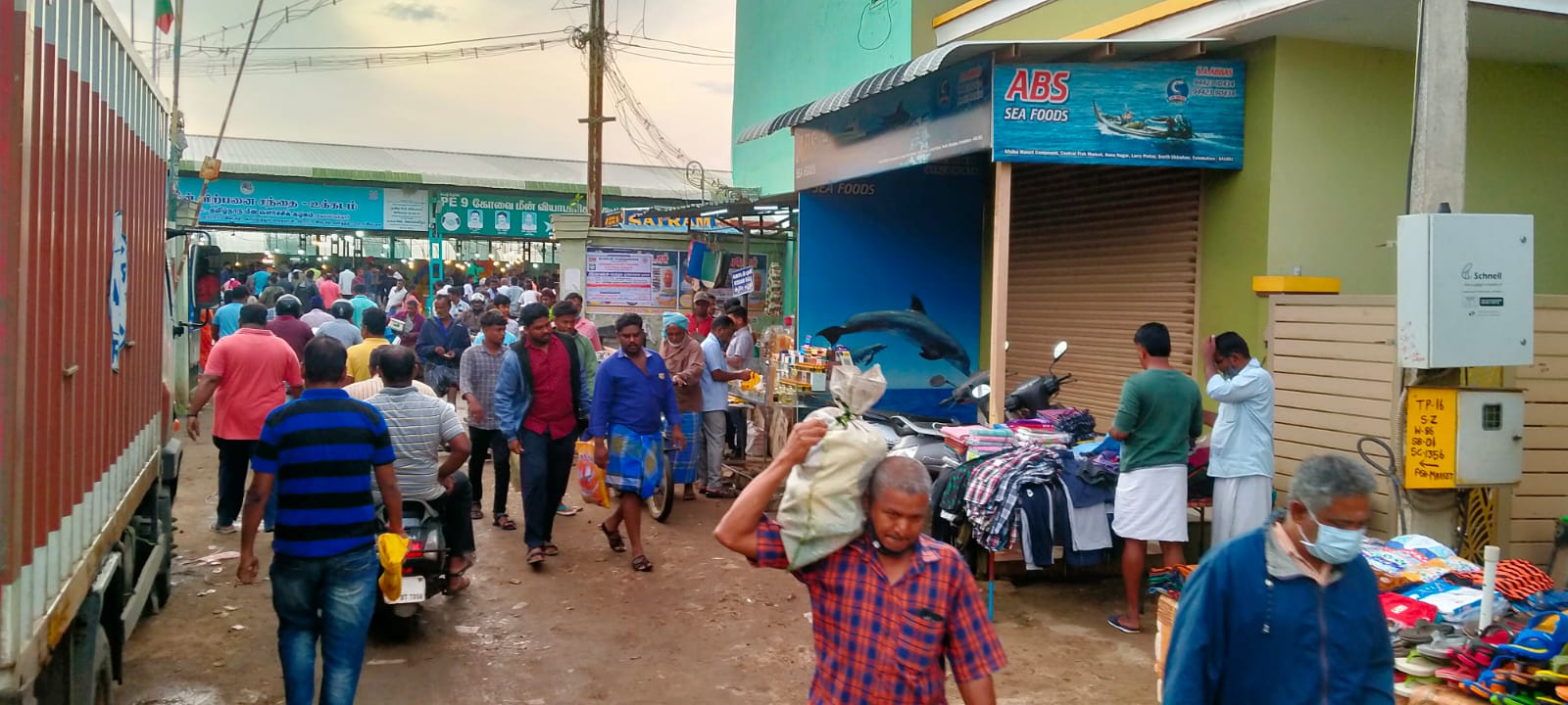 உக்கடம் மீன் மார்க்கெட்டில் இன்றைய மீன் விலை நிலவரம்