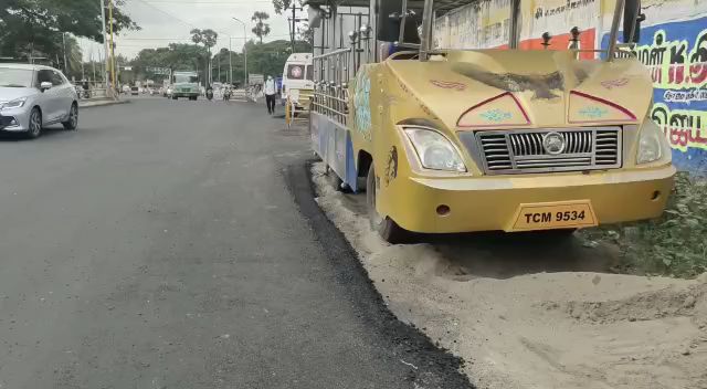 ரொம்ப அழகா ரோடு போட்டிருக்கீங்களேம்மா..!