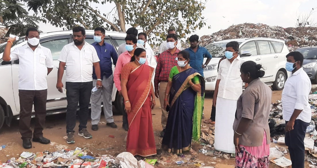 வெள்ளலுார் குப்பைக் கிடங்கை  மேயர் கல்பனா நேரில் ஆய்வு