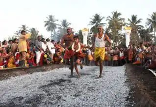 மாசாணி அம்மன் குண்டம் திருவிழா: ஏராளமான பக்தர்கள் குவிந்தன