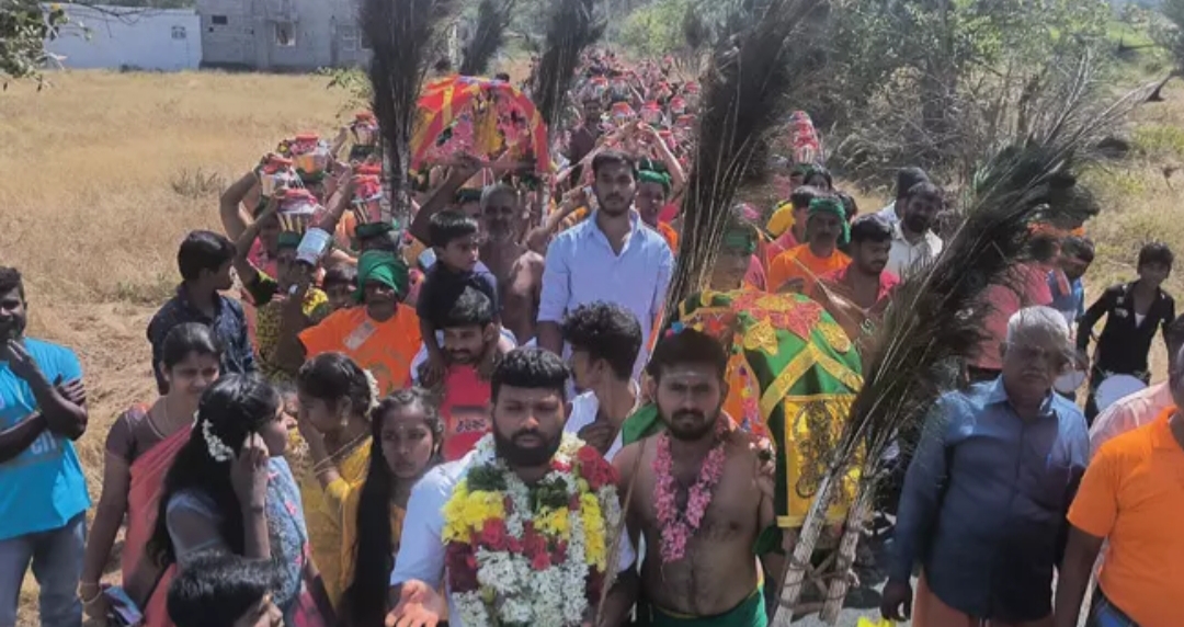 குருந்தமலை கோவிலில் குவிந்த பக்தர்கள்: பால்குடம் எடுத்து காவடி ஆடி வழிபாடு