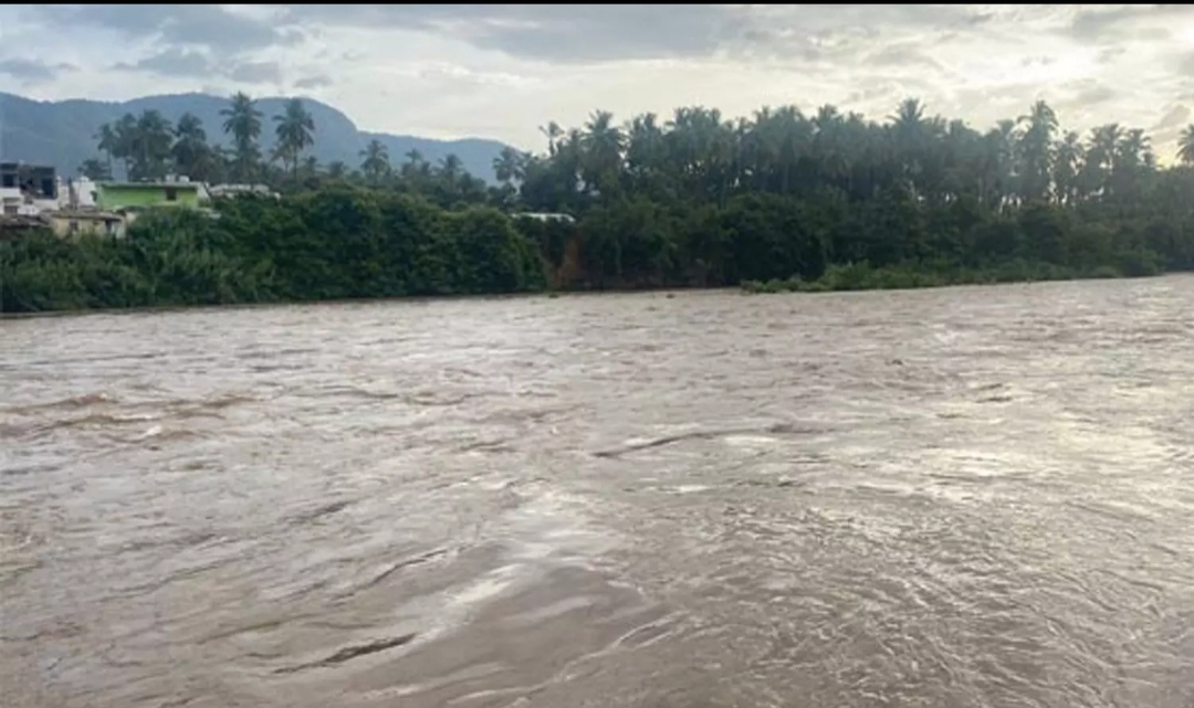 கோவை பவானி ஆற்றில் தீர்த்தம் எடுத்து அம்மனுக்கு அபிஷேகம் செய்து நன்றி தெரிவித்த பொதுமக்கள்