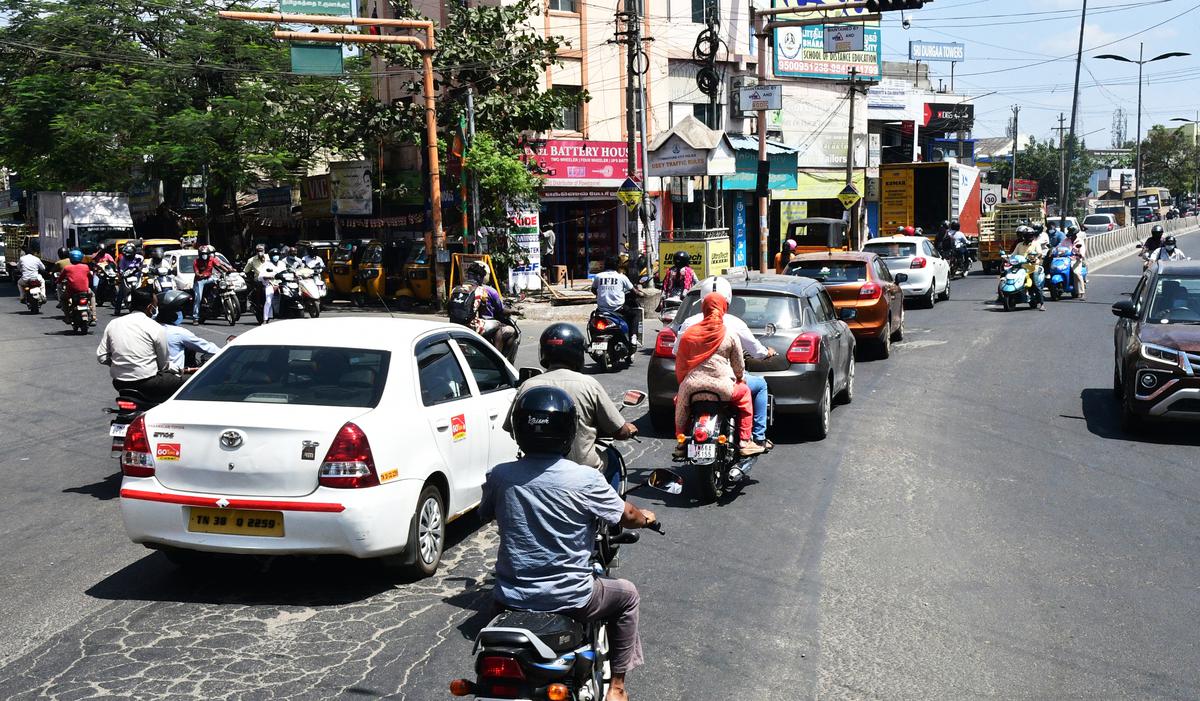 சத்தி ரோடு விரிவாக்கம் விறுவிறு.. மரங்களை வெட்டுவது குறித்து பசுமை கமிட்டி ஆய்வு