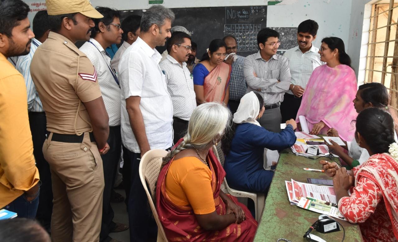 மகளிர் உரிமை திட்ட விண்ணப்ப முகாம் ! நேரில் பார்வையிட்ட மேலாண் இயக்குநர்