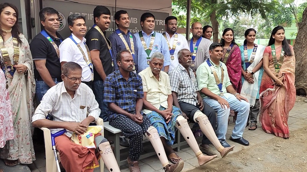 ரவுண்ட் டேபிள் இந்தியா, லேடீஸ் சர்க்கிள் இந்தியா அமைப்புகள் சார்பில் 250 பேருக்கு செயற்கை கால்கள் பொருத்தம்