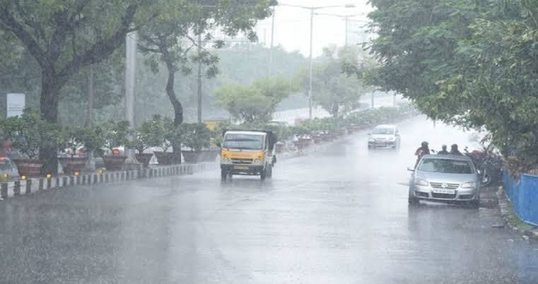 Rain alert : கோவை, திருப்பூர், மதுரை உள்ளிட்ட 10 மாவட்டங்களில் நாளை மறுநாள் மழை..!