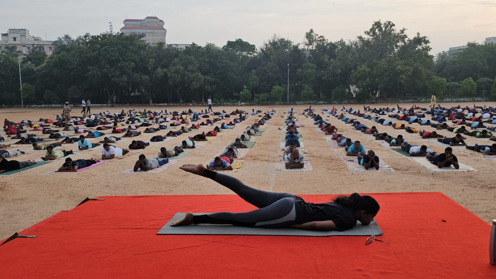 கோவை போலீசாருக்கு  யோகா பயிற்சி