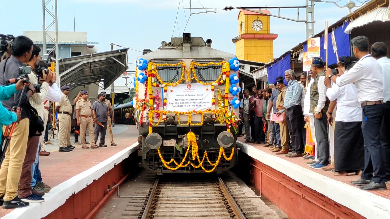 கோவை பொள்ளாச்சி இடையே புதிய ரயில் சேவை துவக்கம்...