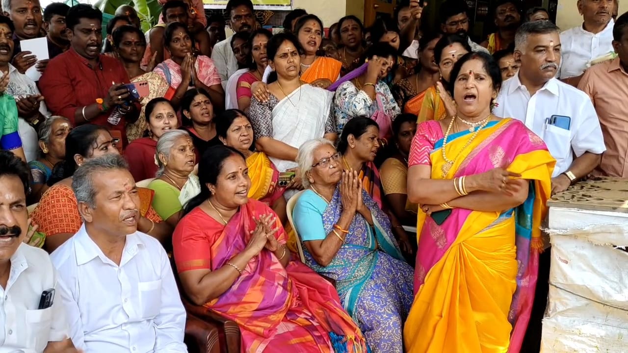 வானதி சீனிவாசன் கலந்து கொண்ட நிகழ்வில் காவல்துறையினருக்கும் பாஜக வினருக்கும் இடையே வாக்குவாதம்- காரணம் இது தான்...