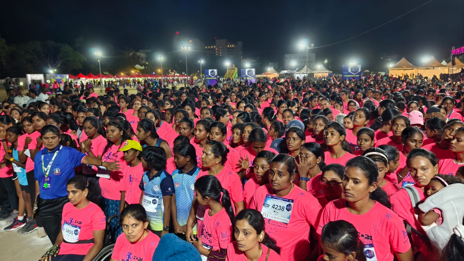 கோவையில் நடைபெற்ற பெண்களுக்கான இரவு நேர மாரத்தான் போட்டி - ஆயிரத்திற்கும் மேற்பட்டோர் பங்கேற்பு...