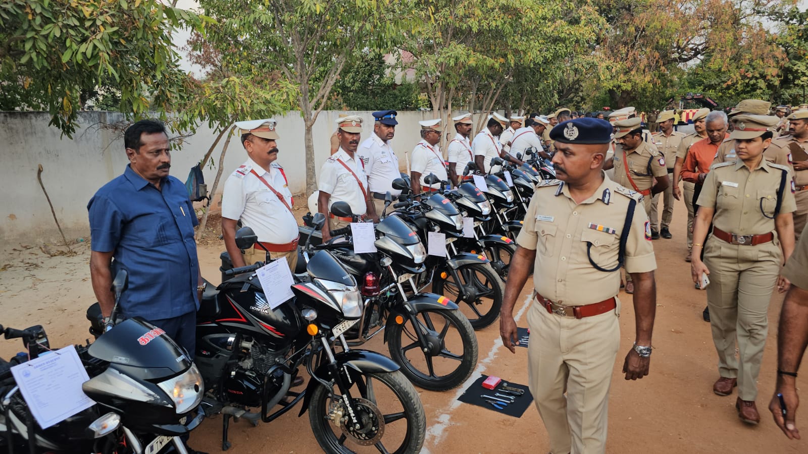 கோவை மாநகர போலீஸ் வாகனங்களை கமிஷனர் ஆய்வு!