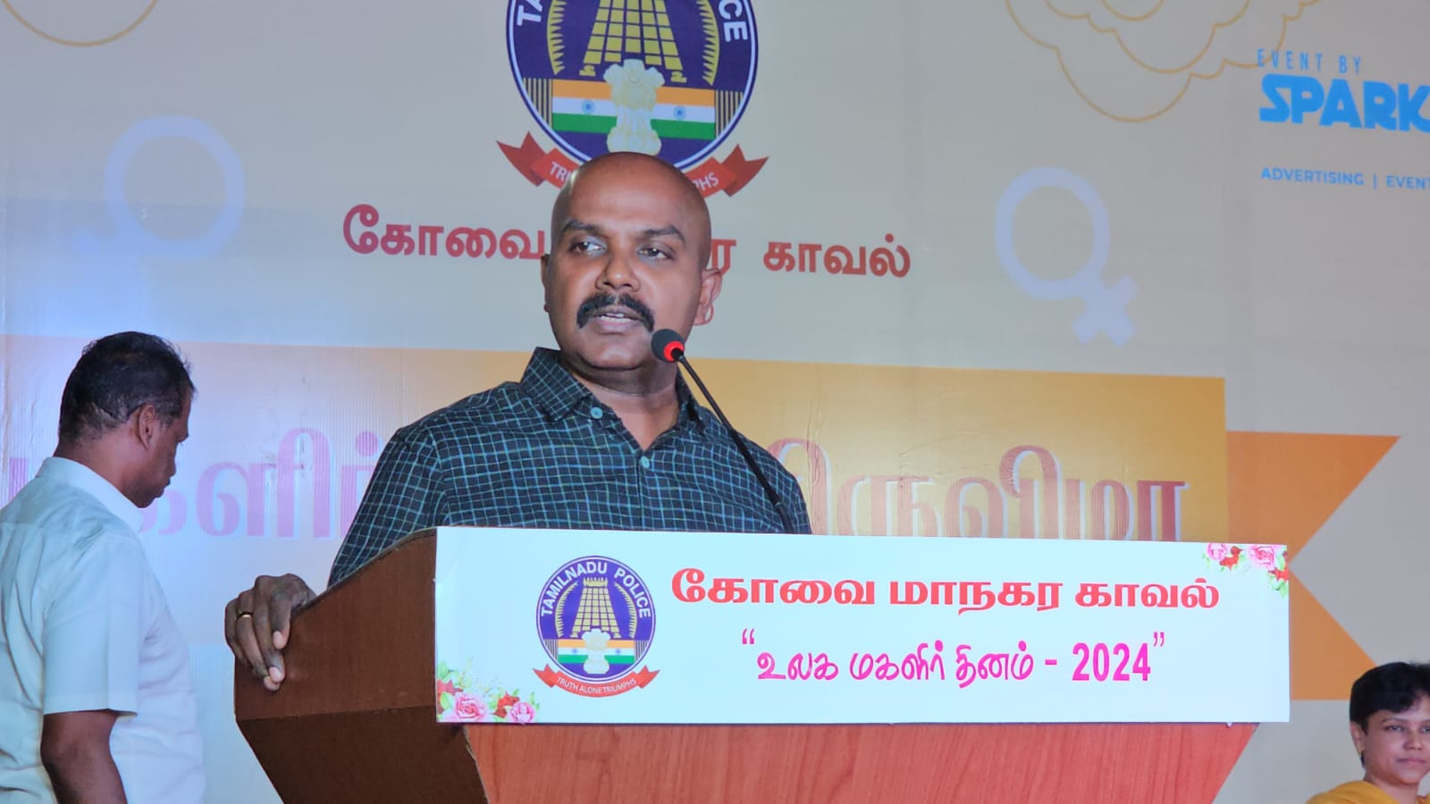 கோவை மாநகரில் பணிபுரியும் பெண் காவலர்களுக்கு நாளை விடுமுறை- மாநகர காவல் ஆணையாளர் தெரிவிப்பு...