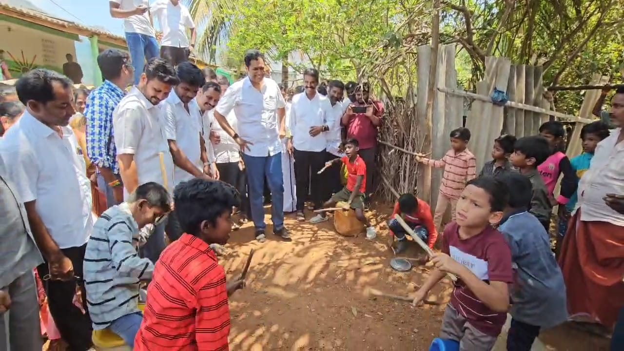 கோவை சிறுவர்களின் திறமையை வியந்து பார்த்த அமைச்சர்- வீடியோ காட்சிகள்...