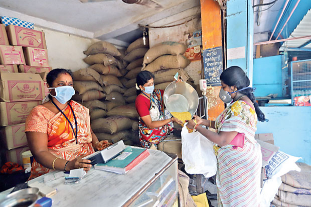 ரேஷன் கடைகளில் மே, ஜூன் மாதங்களுக்கு அனைவருக்கும் துவரம் பருப்பு, பாமாயில்!