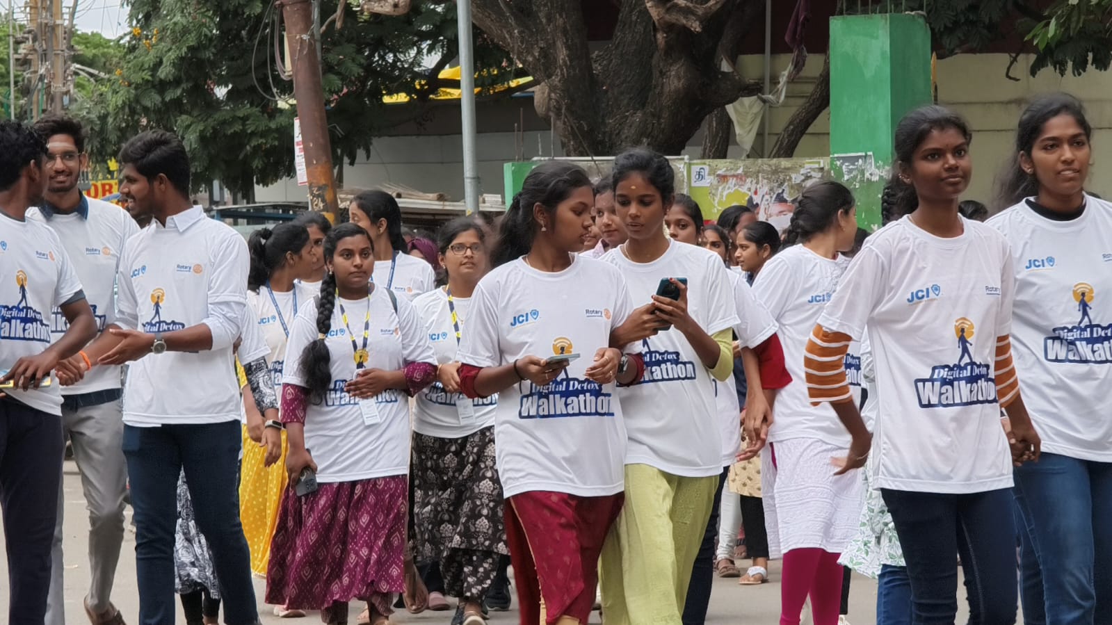 செல்போன் கம்ப்யூட்டரால்  ஏற்படும் விளைவுகள்- கோவையில் விழிப்புணர்வு வாக்கத்தான்...