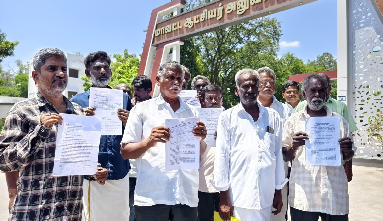 கோவையில் விவசாய நிலங்களில் உயர்மின் கோபுரங்கள்- விவசாயிகள் வேதனை...