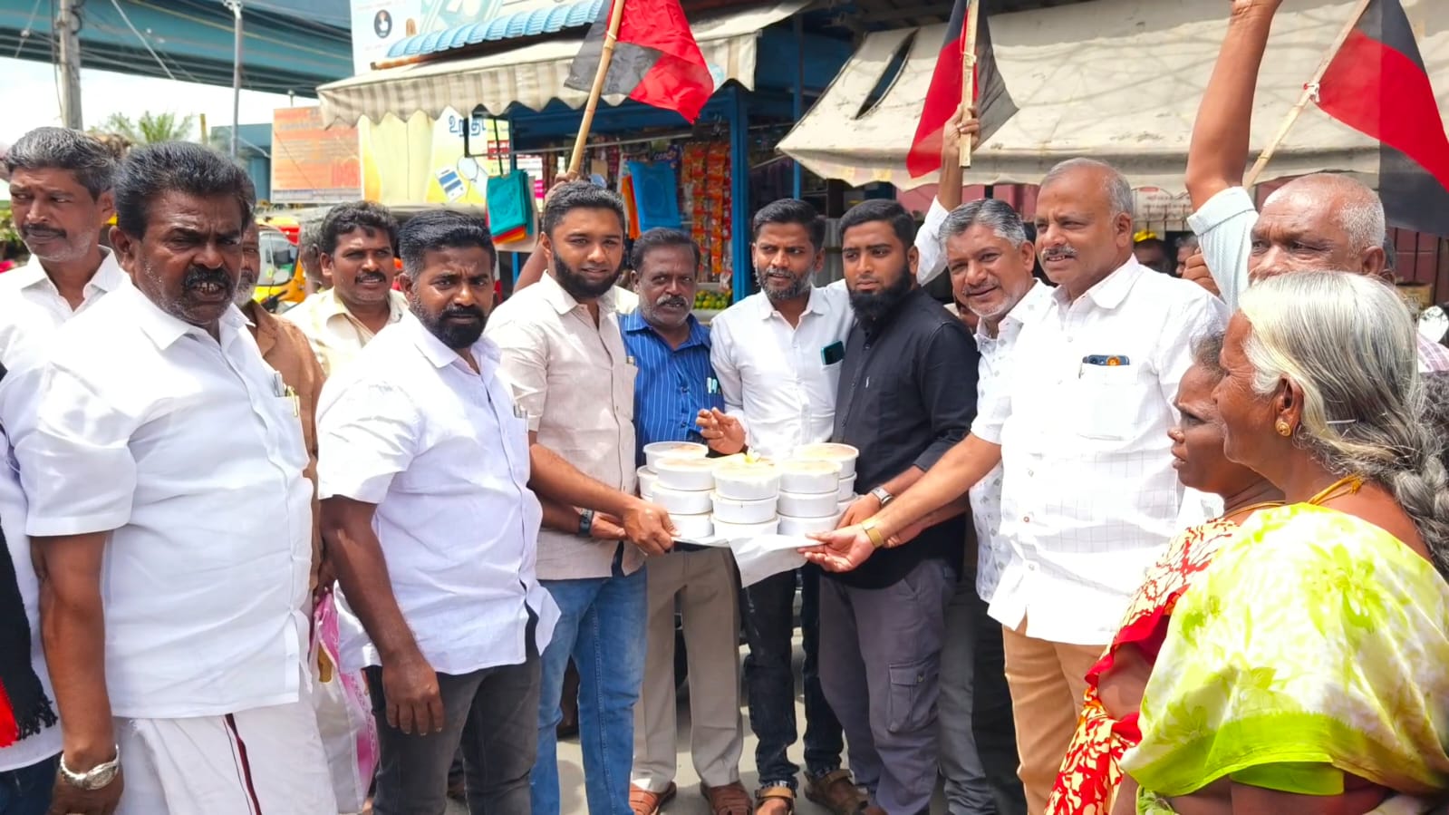 முன்னாள் அமைச்சர் செந்தில் பாலாஜிக்கு ஜாமின்- பிரியாணி வழங்கி கொண்டாடிய கோவை திமுகவினர்...